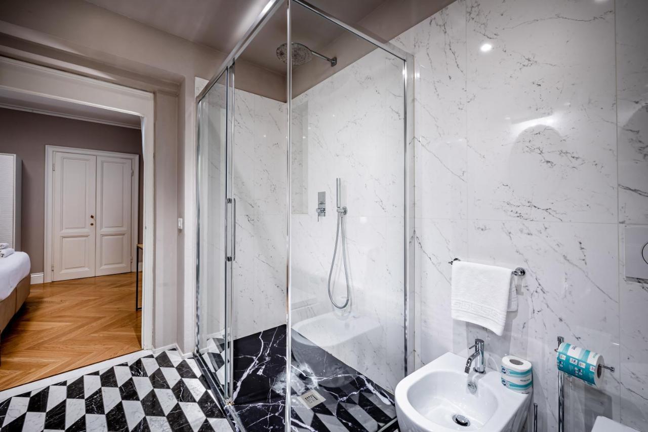 Hs4U Ricasoli Luxury Apartment Near Duomo N. 3 Florence Exterior photo