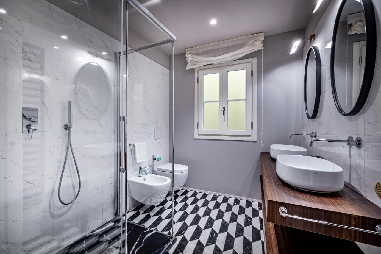 Hs4U Ricasoli Luxury Apartment Near Duomo N. 3 Florence Exterior photo