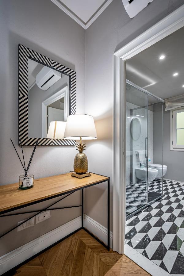 Hs4U Ricasoli Luxury Apartment Near Duomo N. 3 Florence Exterior photo