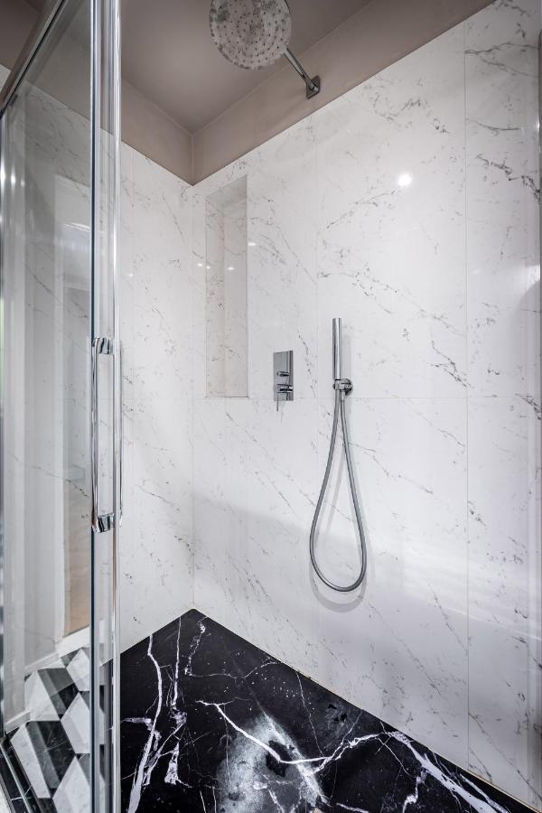 Hs4U Ricasoli Luxury Apartment Near Duomo N. 3 Florence Exterior photo